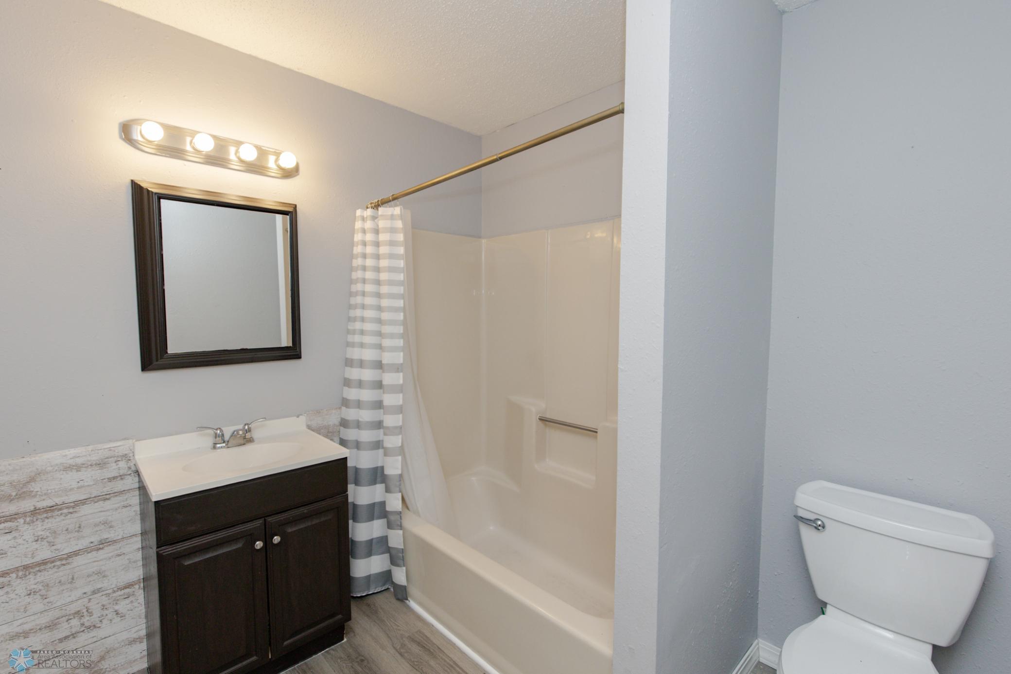 Primary Bathroom - Full - Hollywood