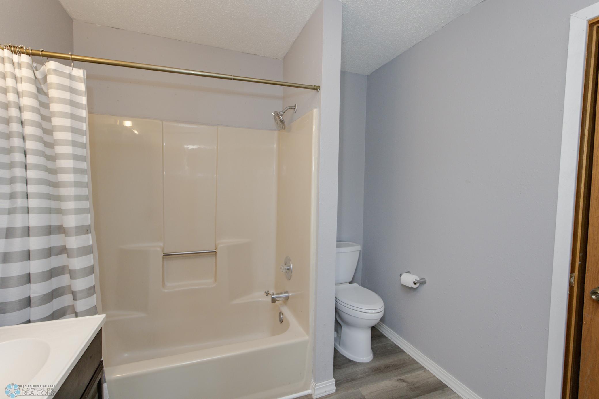 Primary Bathroom - Full - Hollywood