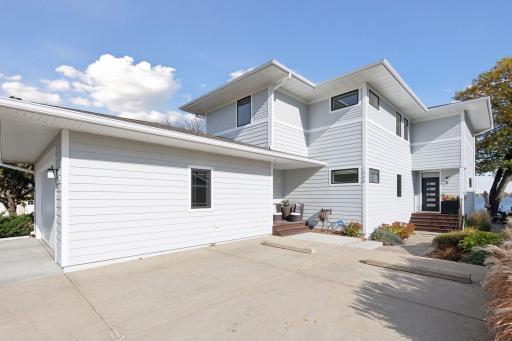 1990 Shadywood Road, Wayzata, MN 55391