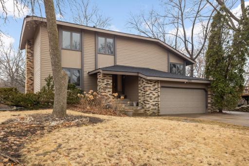 1305 E 132nd Street, Burnsville, MN 55337