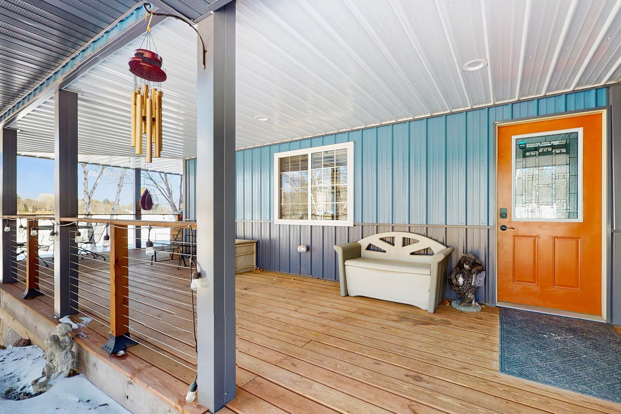 29_28250SunbergRd_side entrance.jpg