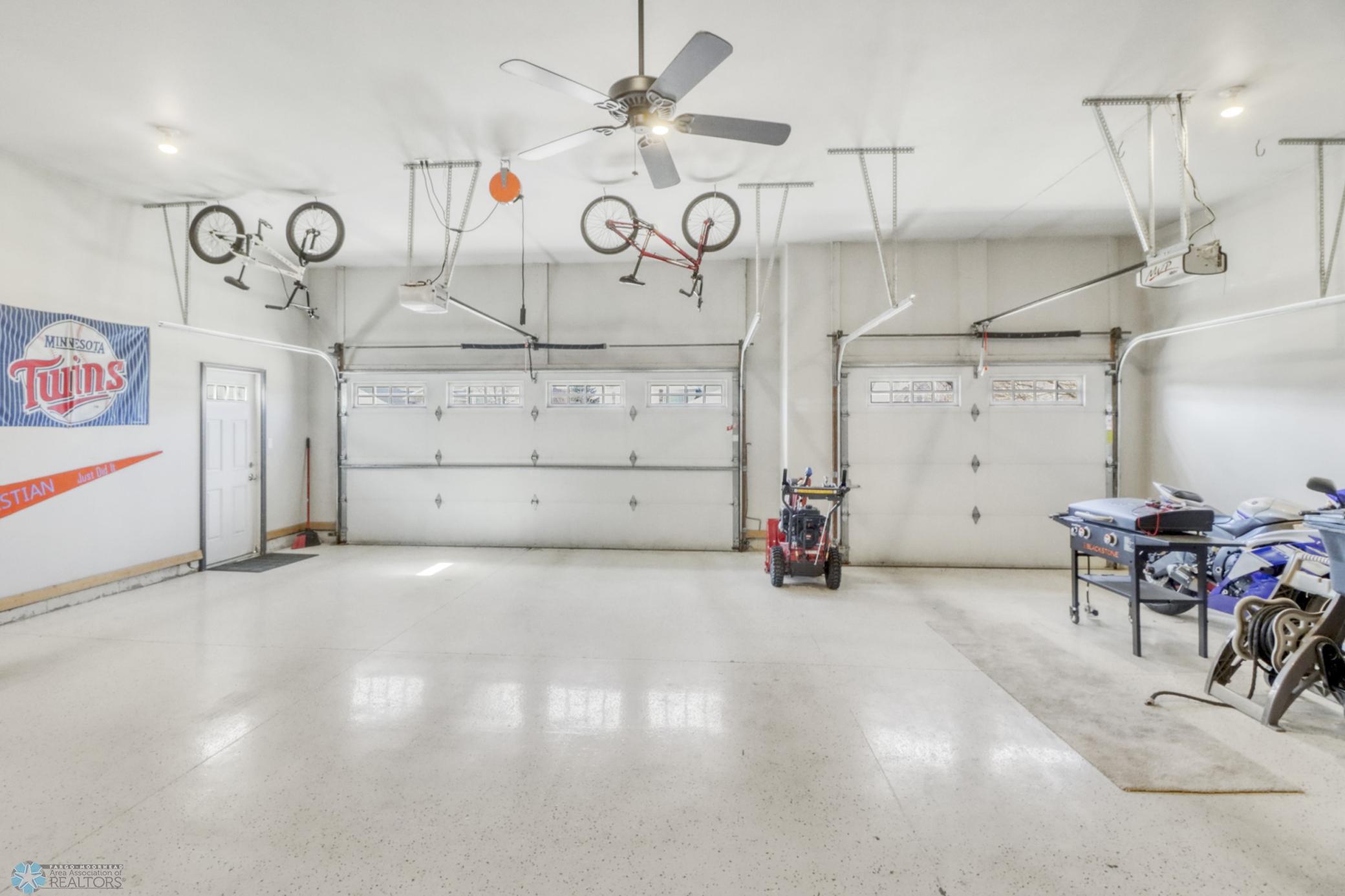 Garage1_1.JPG