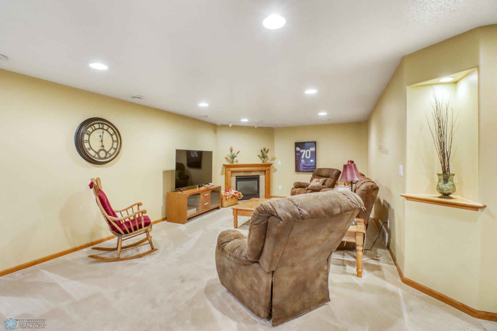 Basement Family Room1_4.JPG