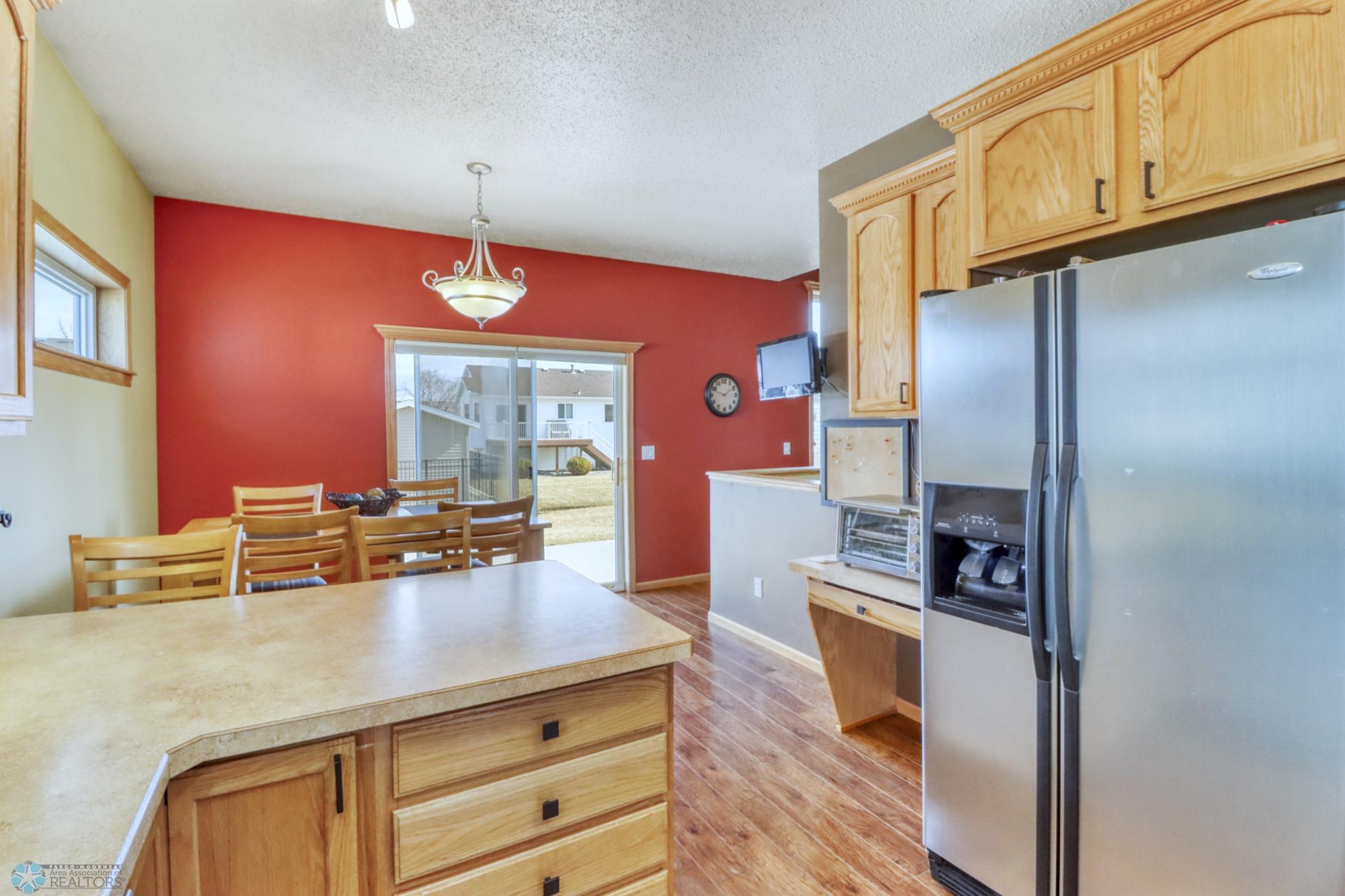 Kitchen1_4.JPG
