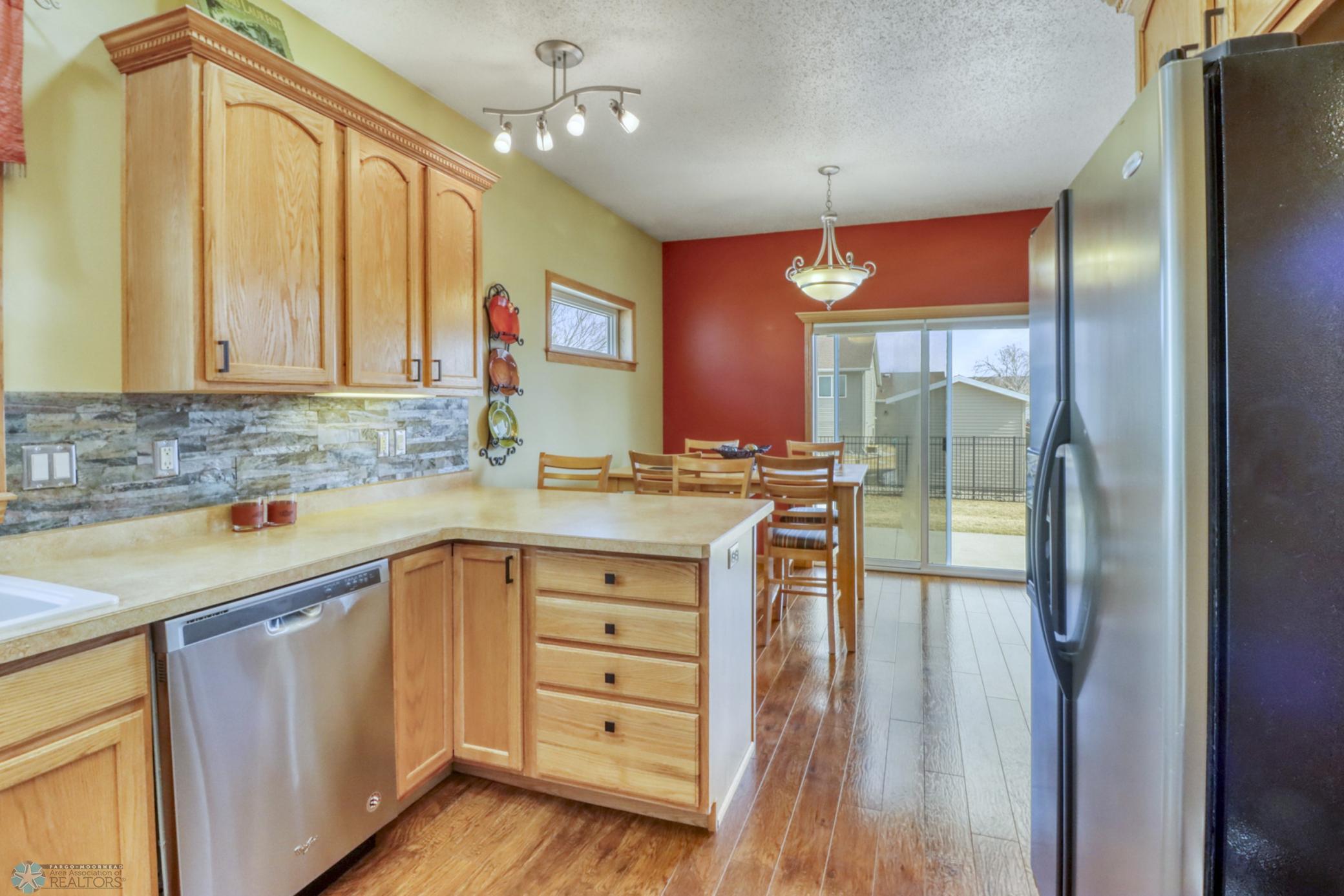 Kitchen1_6.JPG