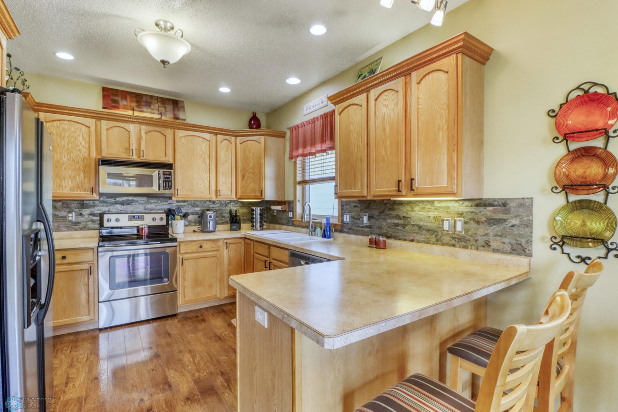 Kitchen1_3.JPG