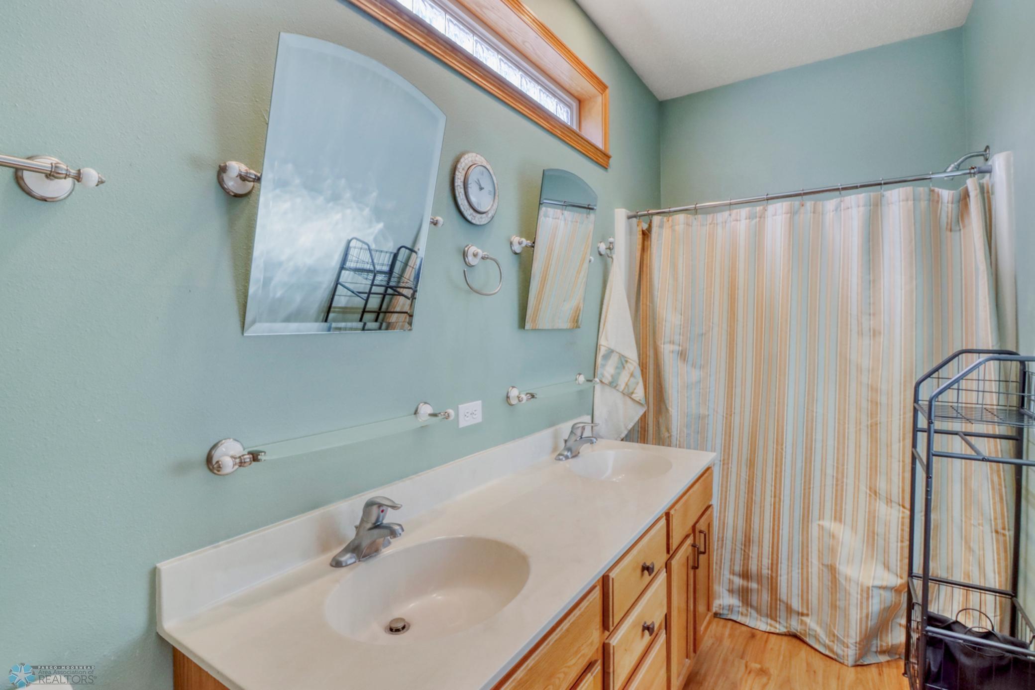 Primary Bathroom1_2.JPG