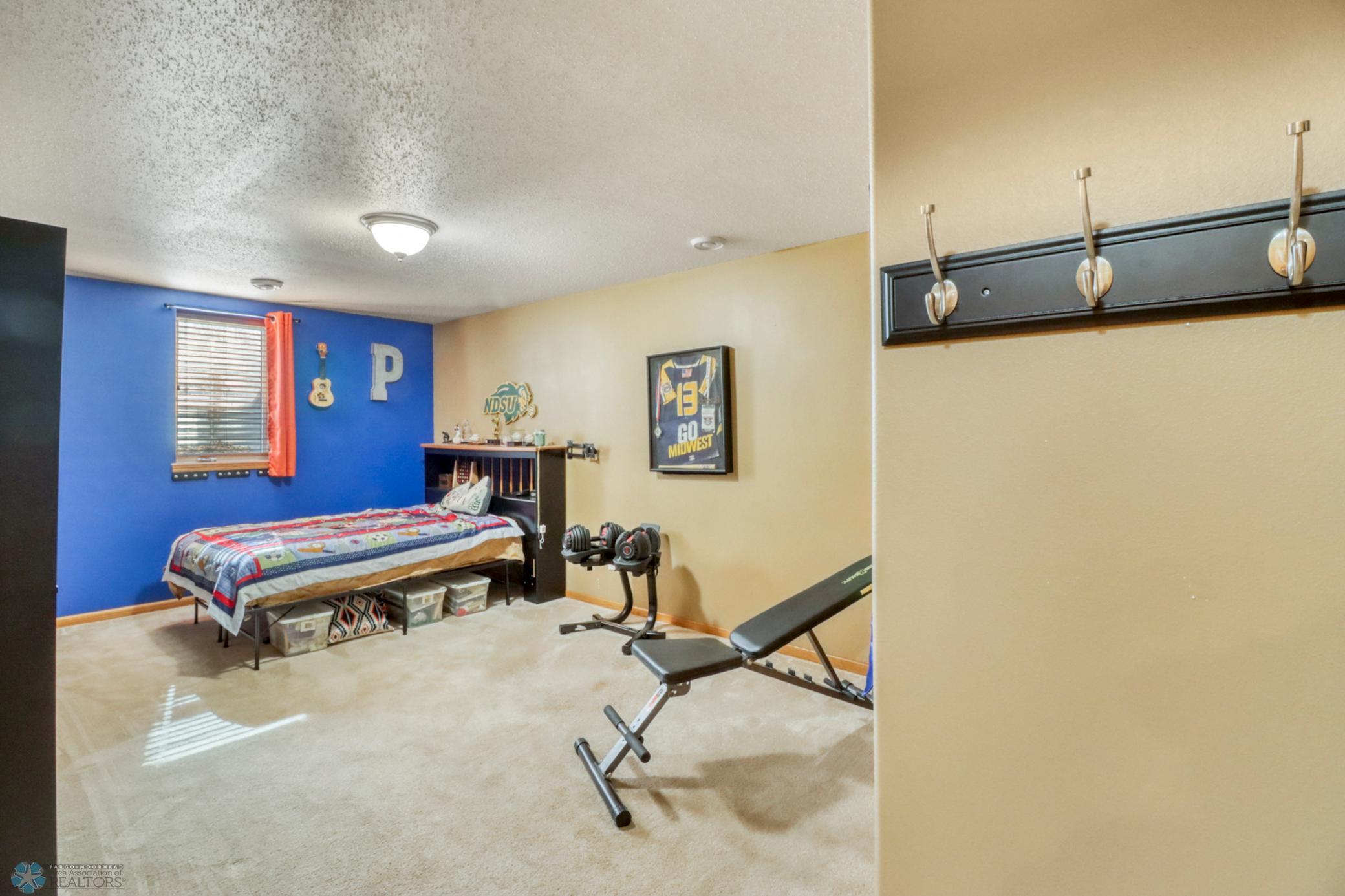 Basement Bedroom1_1.JPG