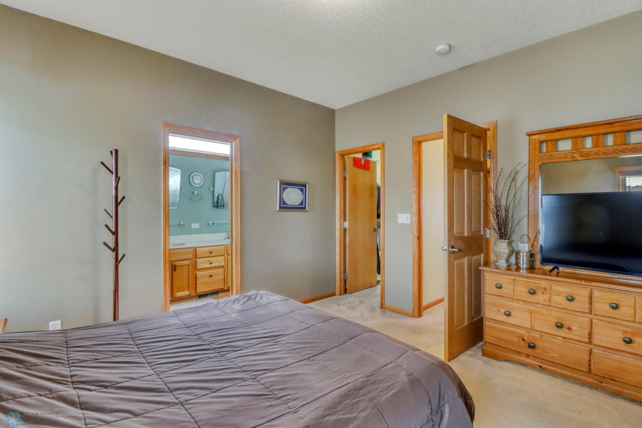 Primary Bedroom1_3.JPG