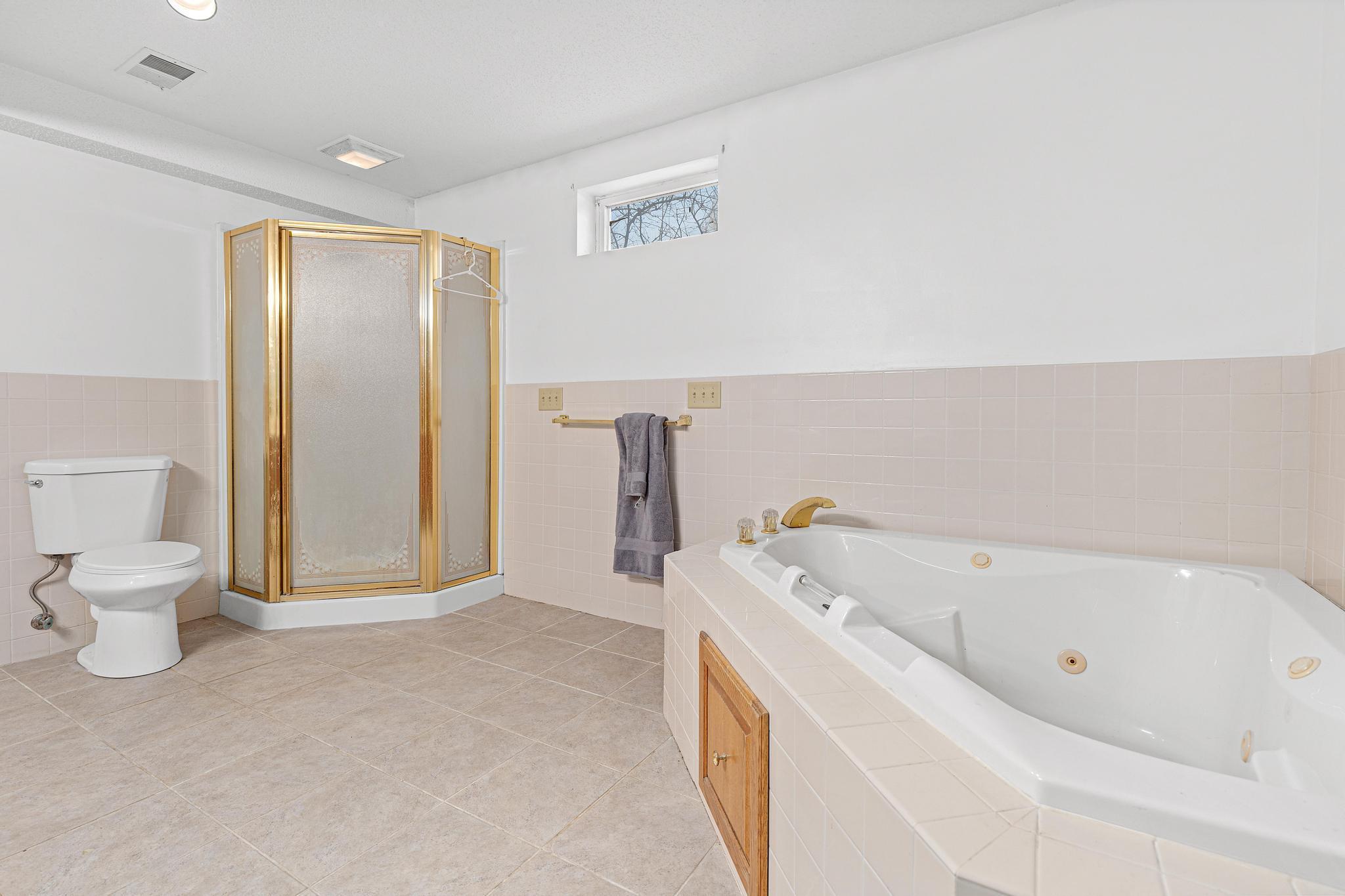 230 N Bourbon Circle-24.jpg