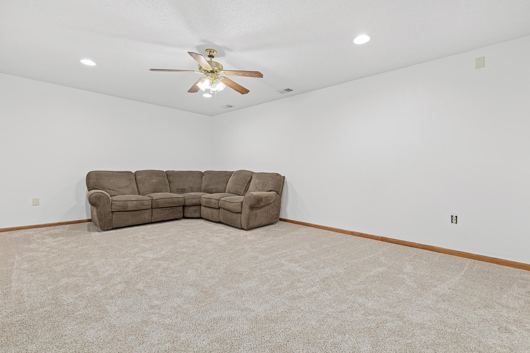 230 N Bourbon Circle-16.jpg