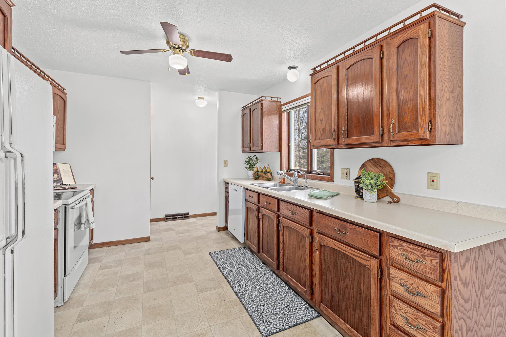 230 N Bourbon Circle-13.jpg