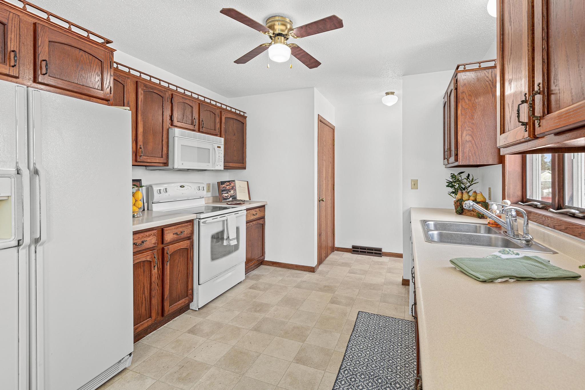 230 N Bourbon Circle-14.jpg