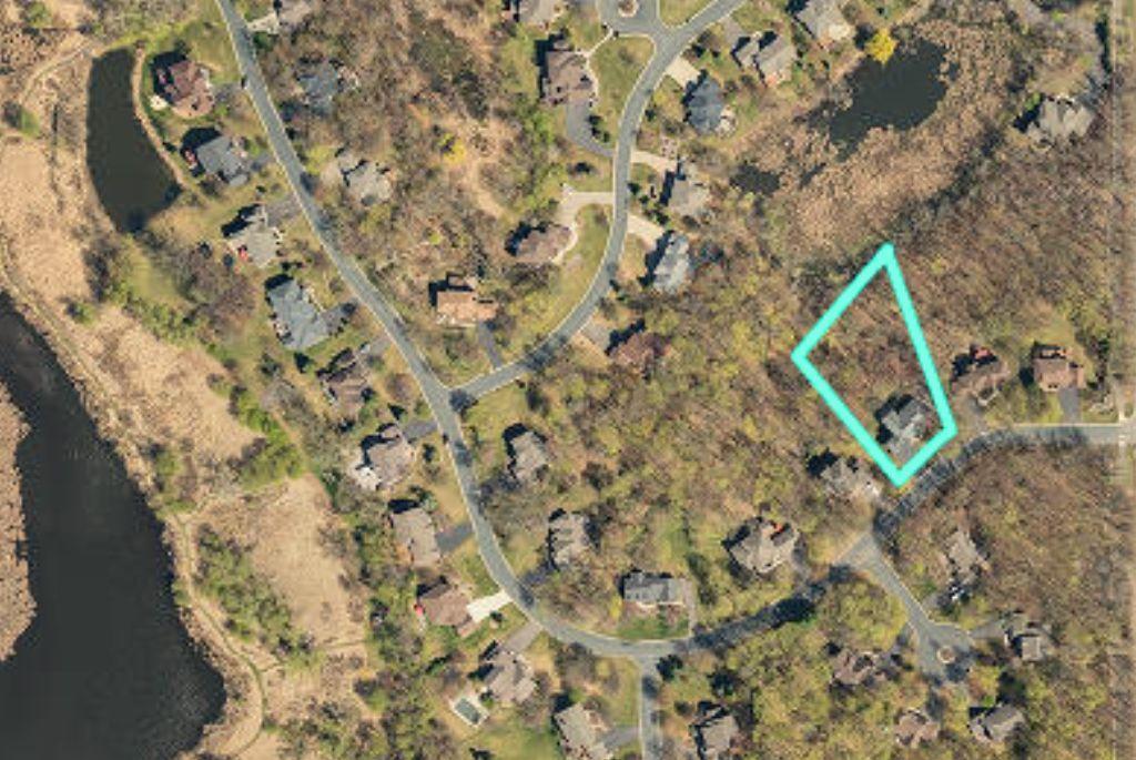 huge lots in this neighborhood