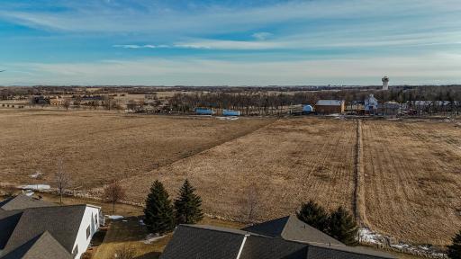 16 Line Drive, Morris, MN 56267