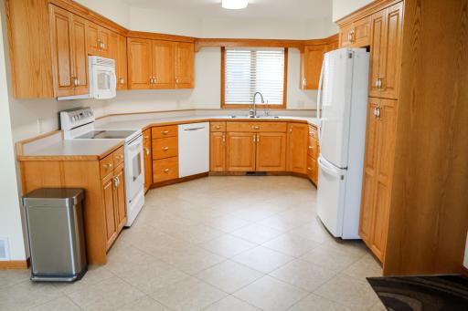 16 Line Drive, Morris, MN 56267