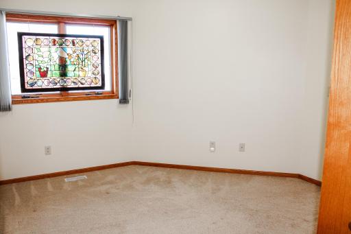 16 Line Drive, Morris, MN 56267