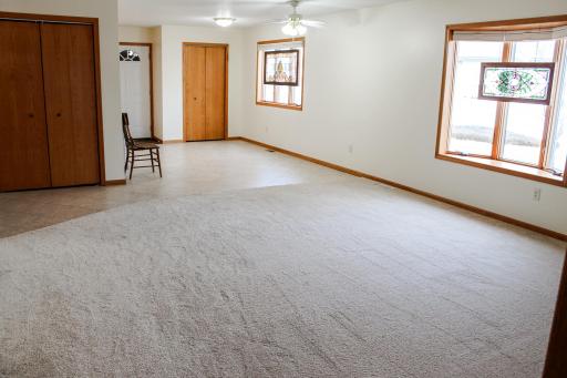 16 Line Drive, Morris, MN 56267