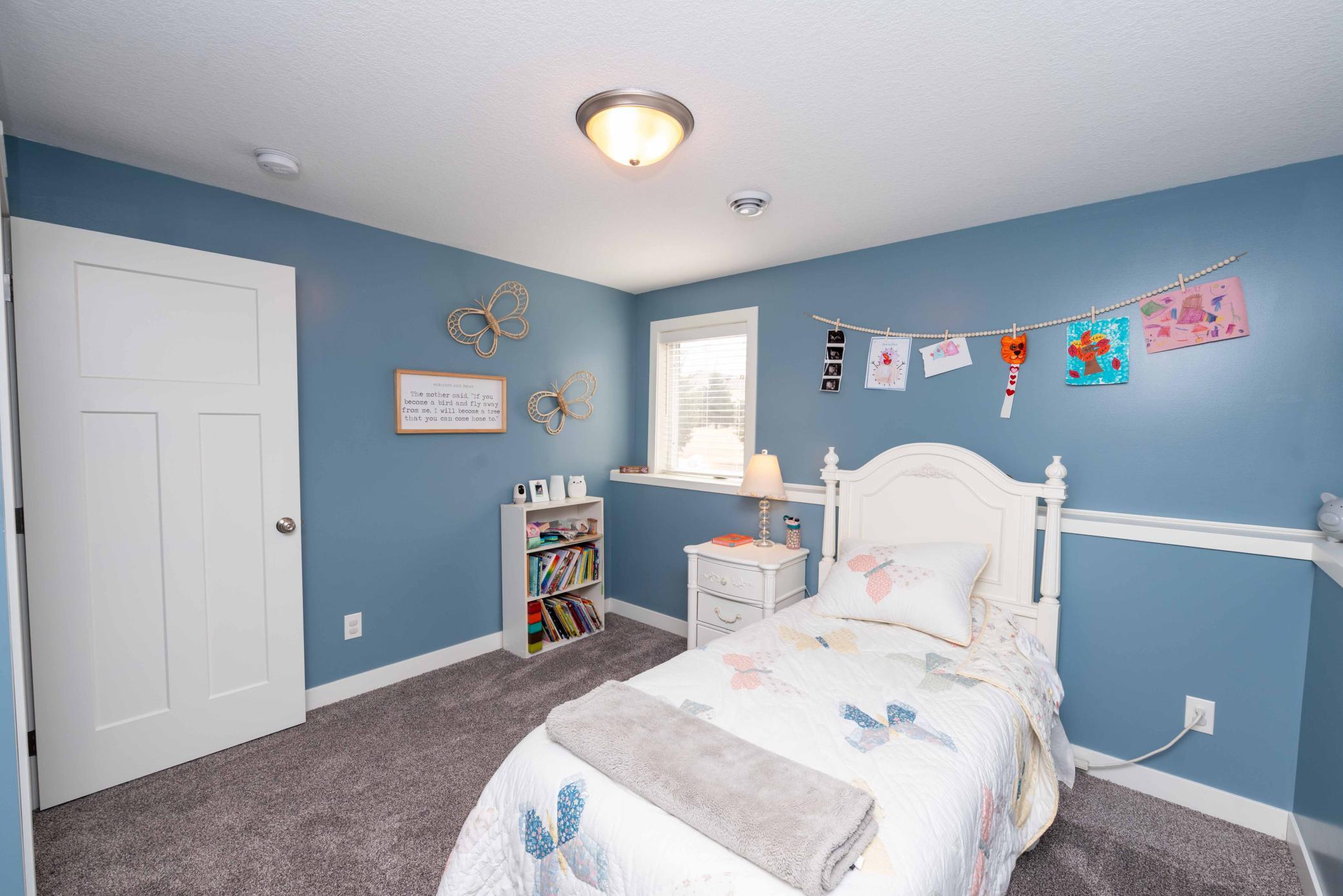 Light filled and cozy for family or guests or use as a home office?