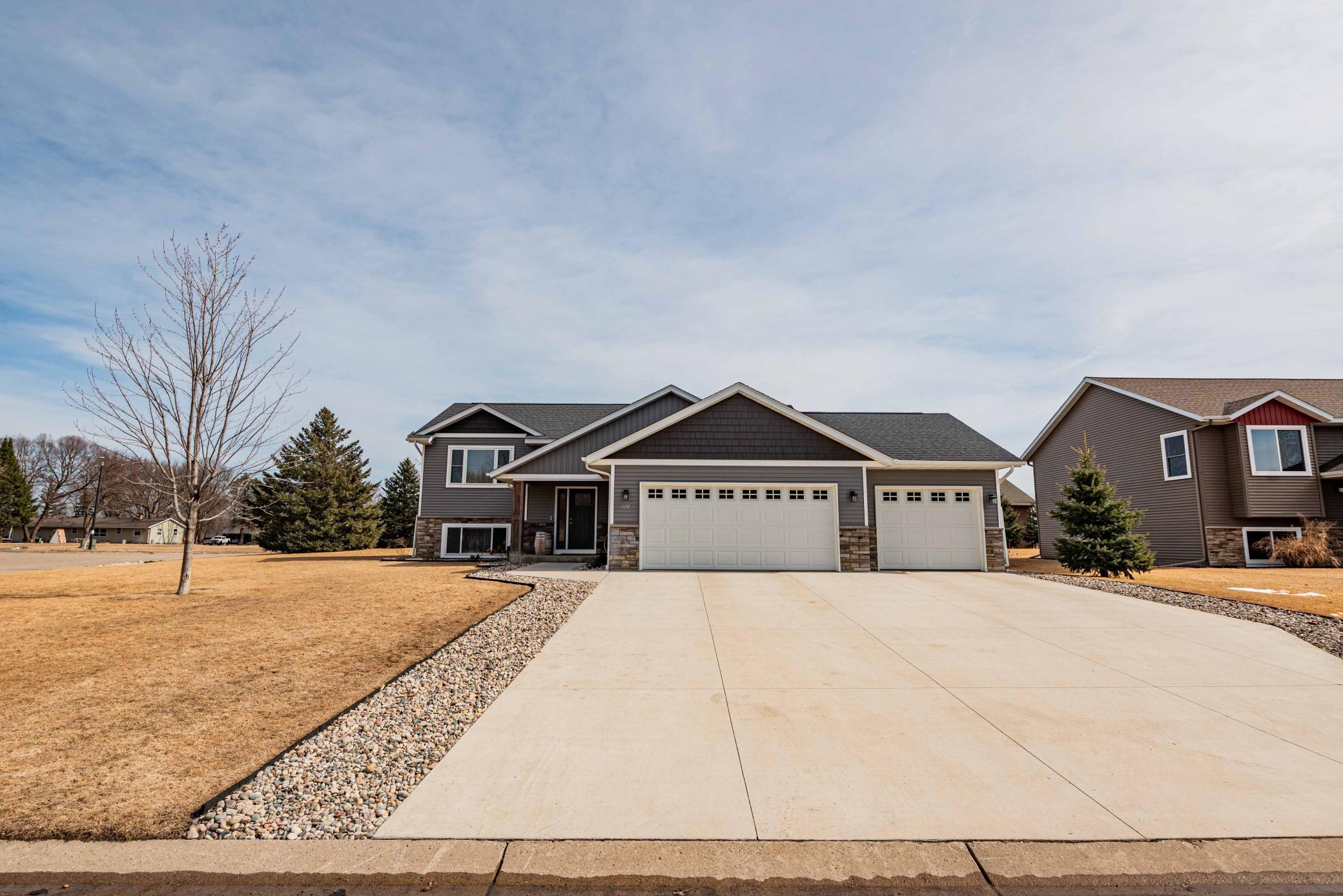Concrete driveway lasts and river rock defines the yard. They thought of everything and you could be the next happy home owner! Just bring your bags -IT'S ALL BEEN DONE FOR YOU!