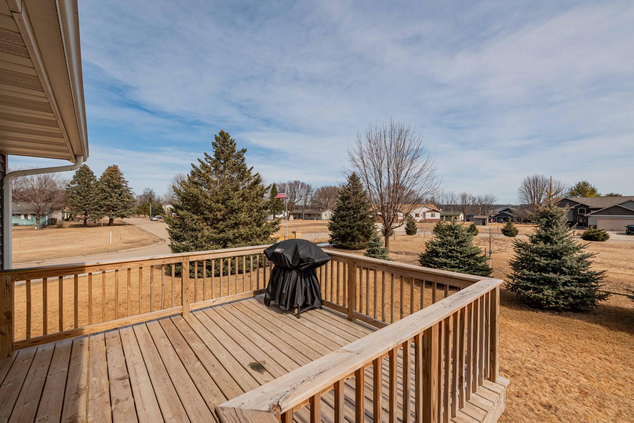 COMMANDING VIEW OF YOUR LOVELY YARD!