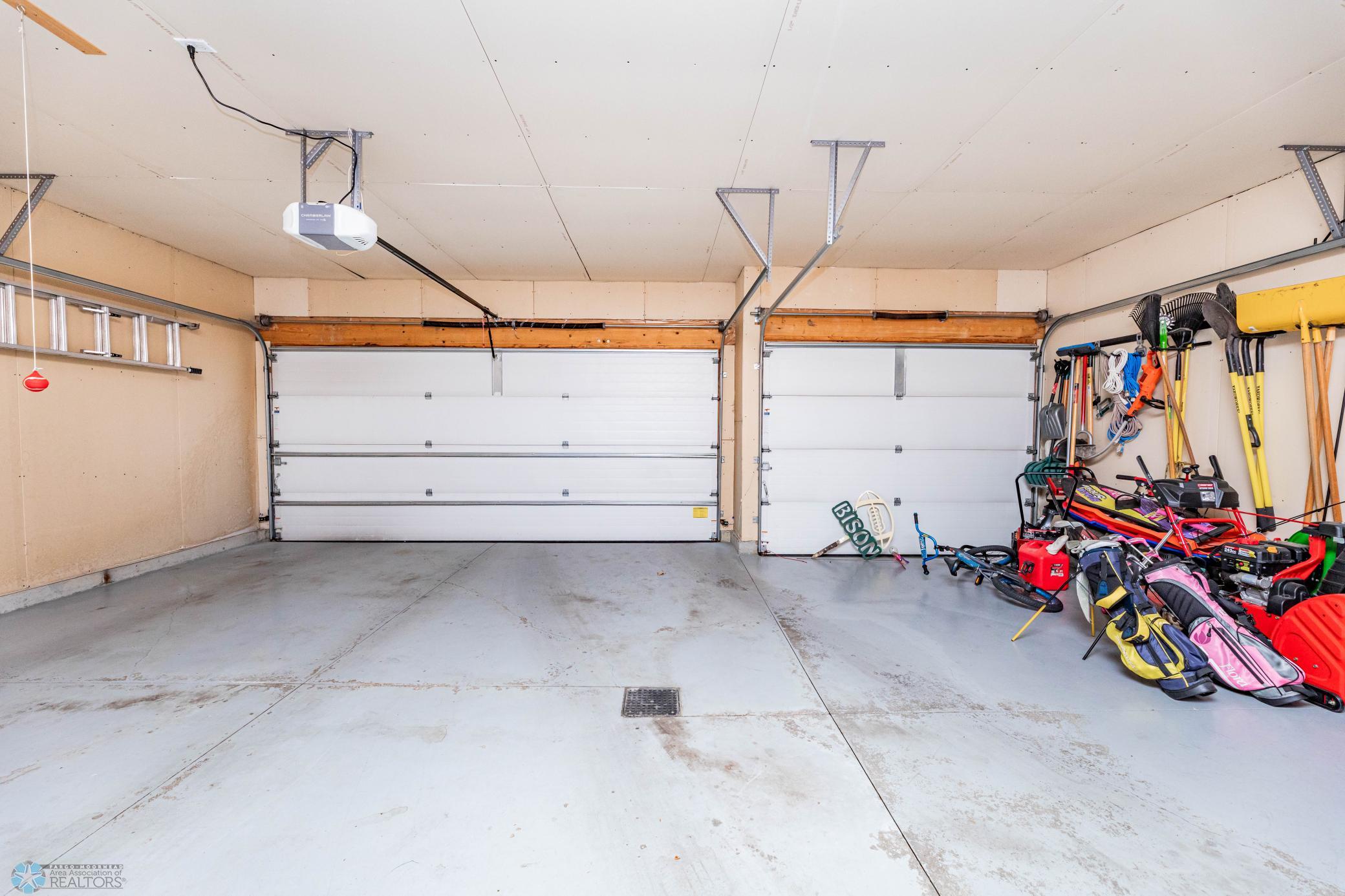 3 Stall Garage