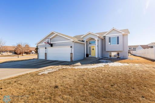 4248 Russet Avenue S, Fargo, ND 58104