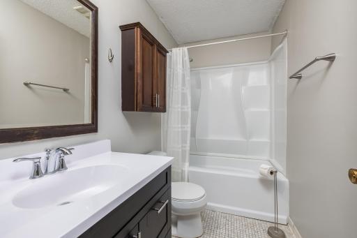 1601 N Innsbruck Drive, 101, Minneapolis, MN 55432