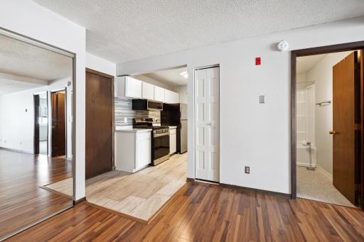 1601 N Innsbruck Drive, 101, Minneapolis, MN 55432