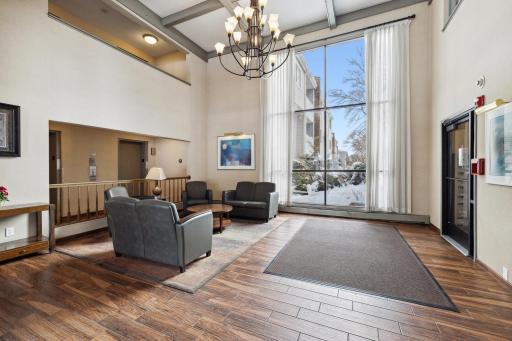 1601 N Innsbruck Drive, 101, Minneapolis, MN 55432