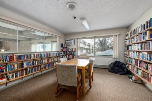1601 N Innsbruck Drive, 101, Minneapolis, MN 55432