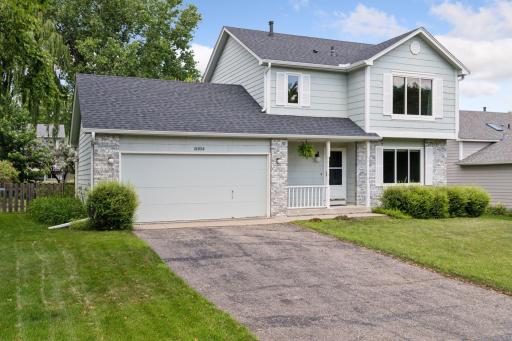 Welcome to this gem in the Hidden Glen neighborhood on the Minnetonka and Eden Prairie border