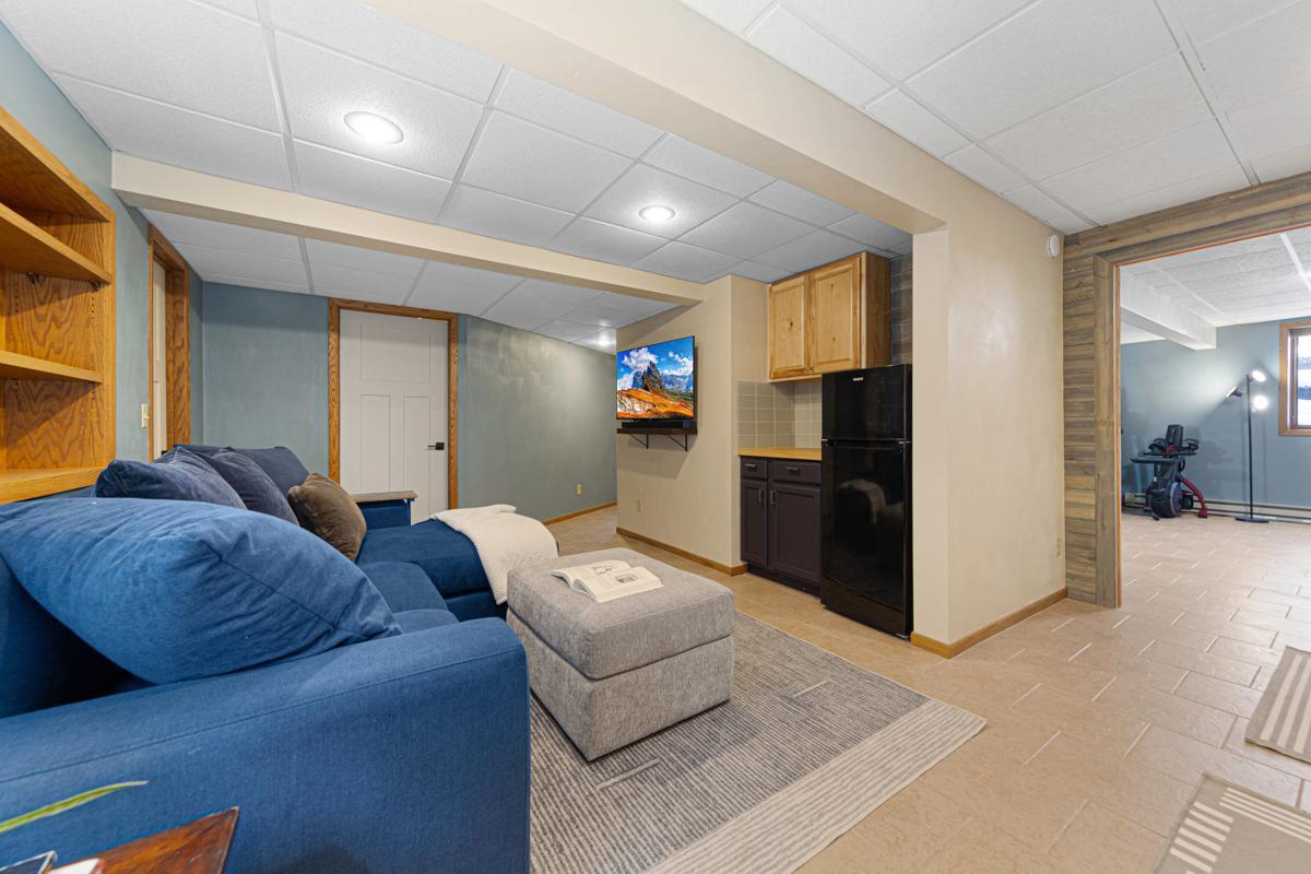 34 Family room_lower.jpg