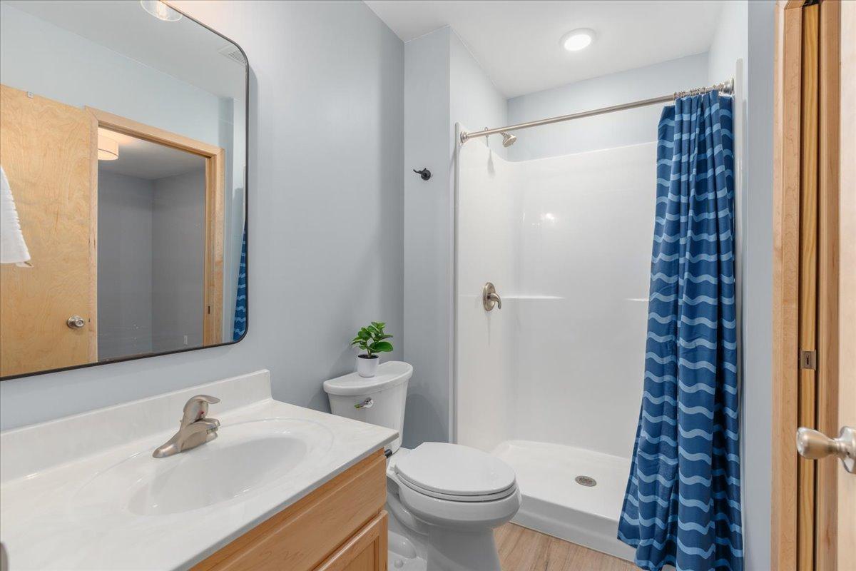 Lower level 3/4 bathroom