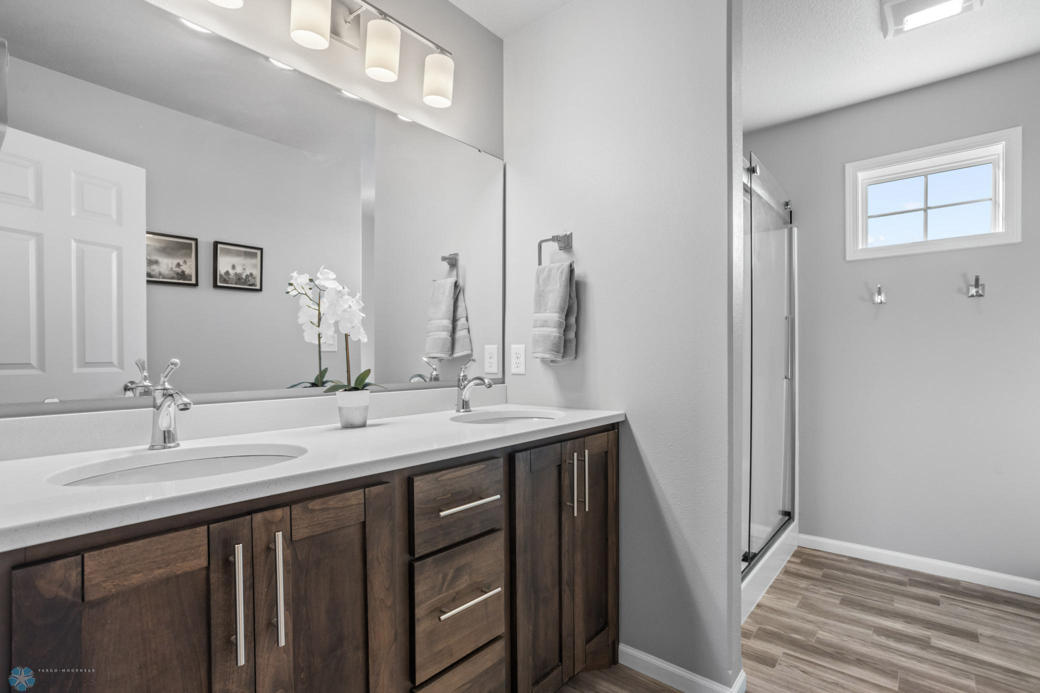 MasterBath - Double Sinks