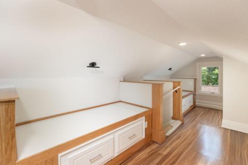 36-web-or-mls-26-Bedroom 4floor.jpg