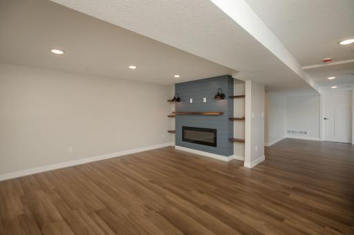 28-web-or-mls-18-Living Roomfloor.jpg