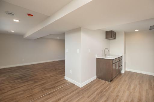 27-web-or-mls-17-Sun Roomfloor.jpg