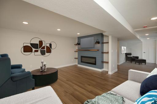 25-web-or-mls-40412_Family_Room_18-Living_Roomfloor_30-05-24_08 44.jpg