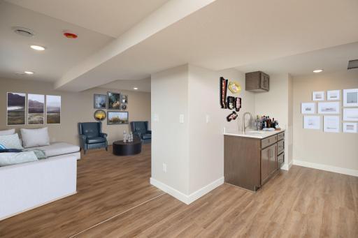 24-web-or-mls-40412_Family_Room_17-Sun_Roomfloor_30-05-24_08 34.jpg