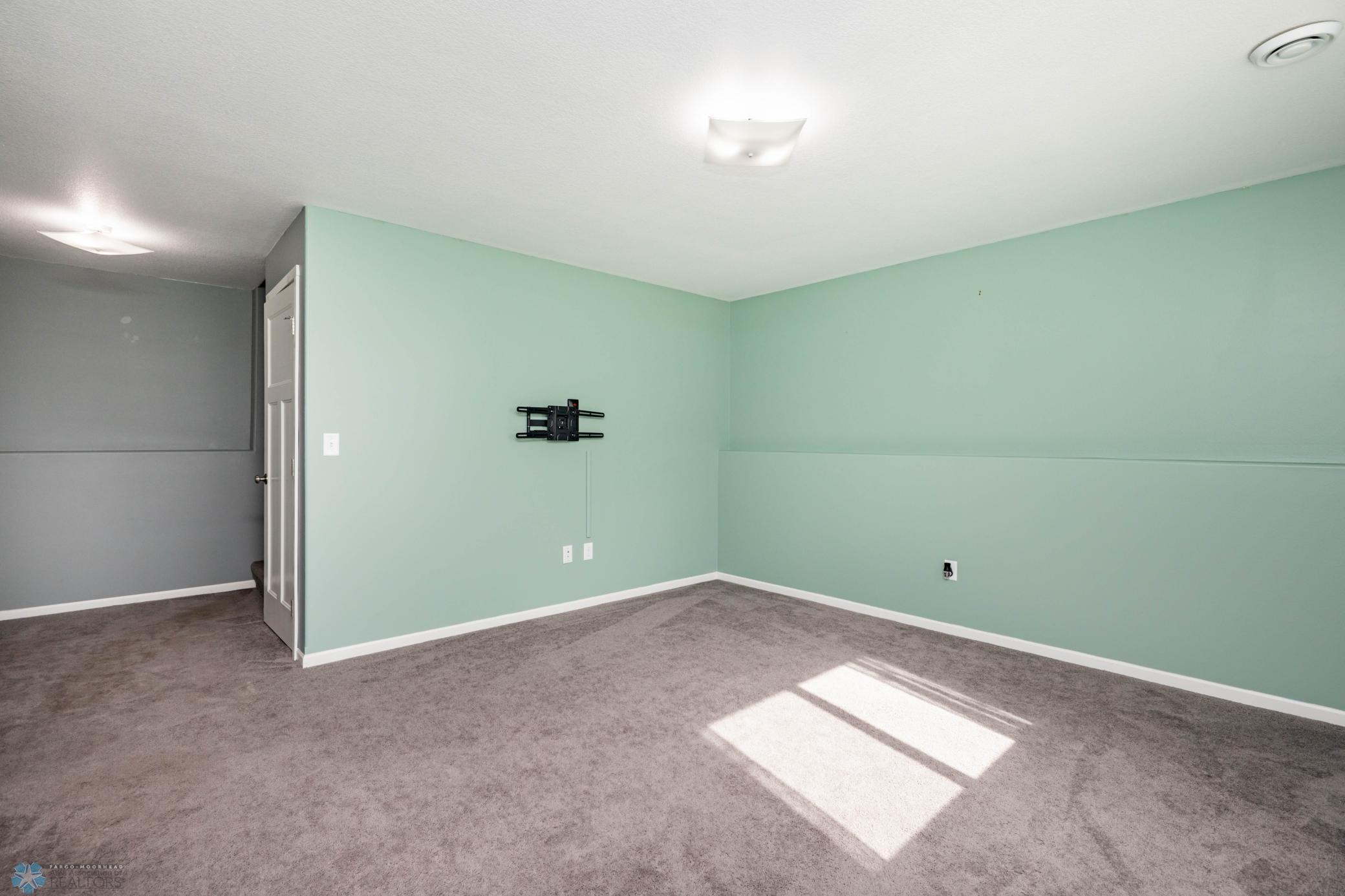 470635(15of39).jpg