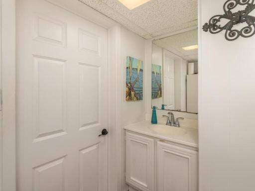 1384 Baldur Park Road, Wayzata, MN 55391