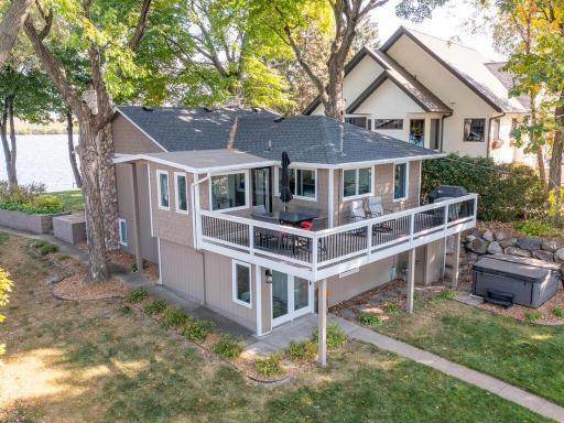 1384 Baldur Park Road, Wayzata, MN 55391