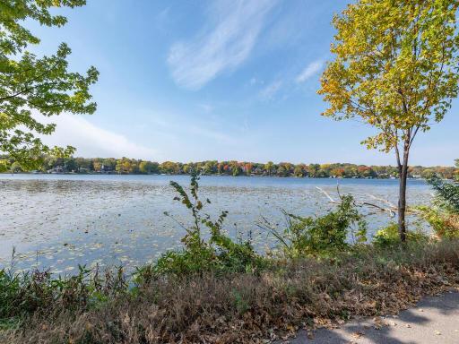 1384 Baldur Park Road, Wayzata, MN 55391
