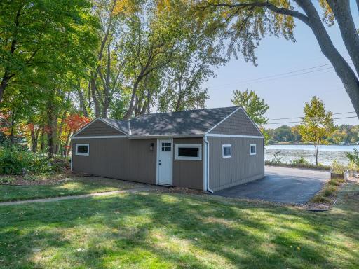 1384 Baldur Park Road, Wayzata, MN 55391