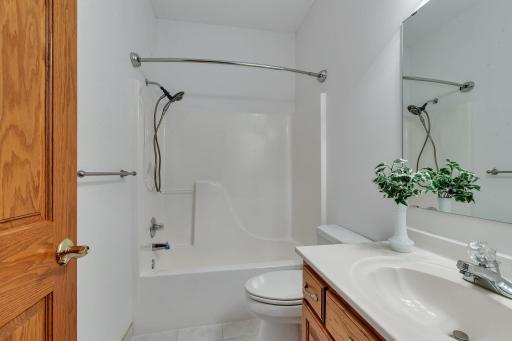 8105 165th Avenue NE, Oak Park, MN 56357