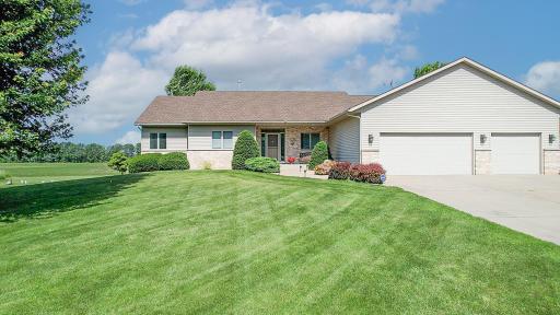 8105 165th Avenue NE, Oak Park, MN 56357