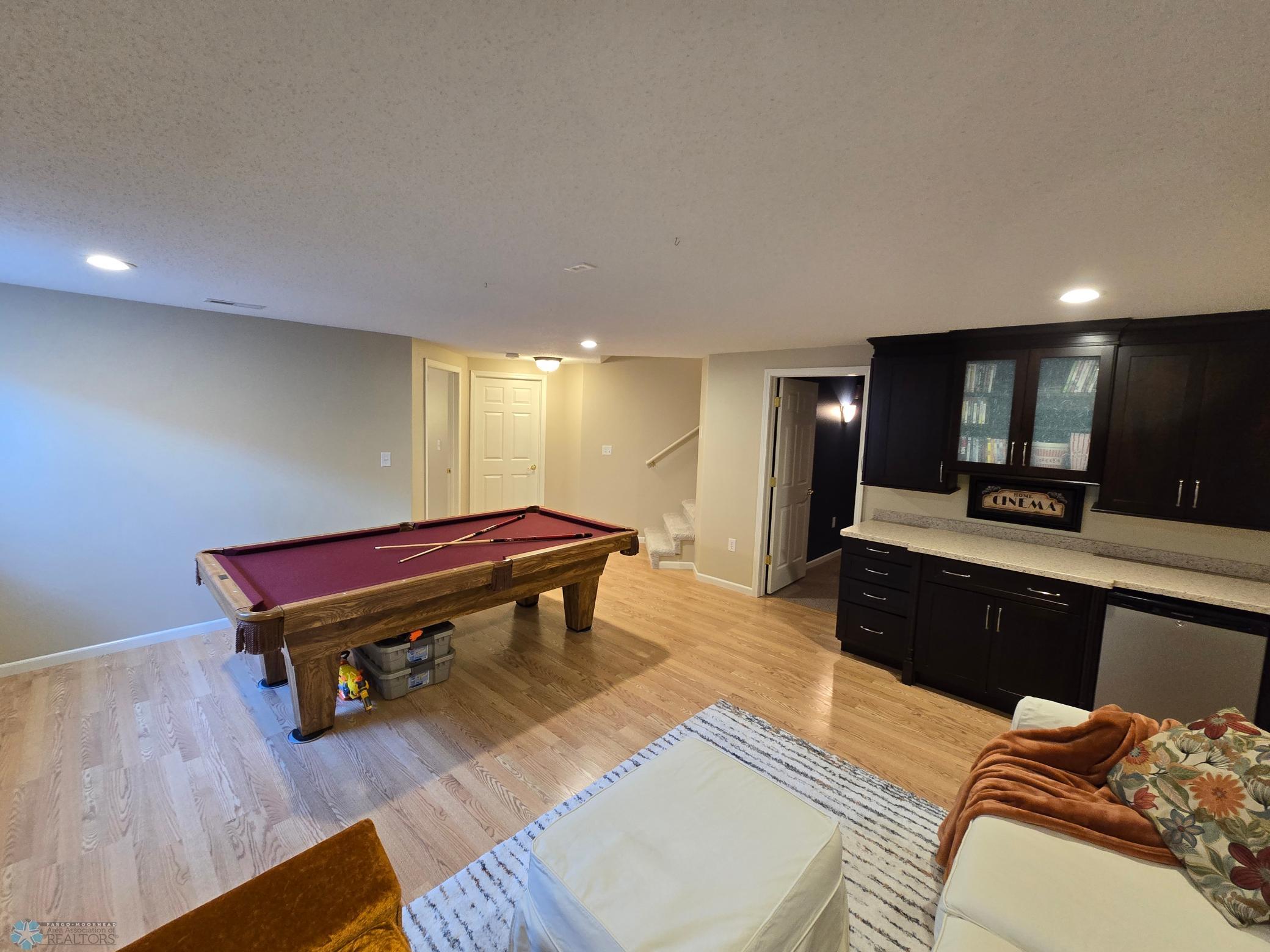 Family room/ dry bar