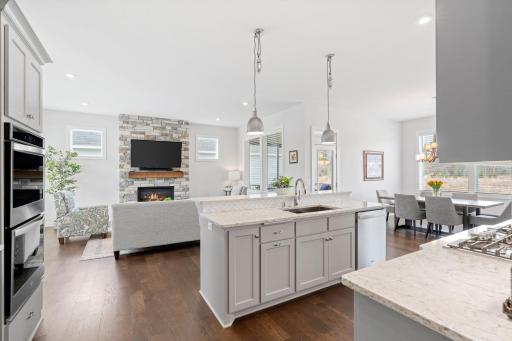 Double oven - perfect for hosting large gatherings