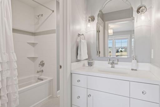 7632 Glen Alcove, Woodbury, MN 55129